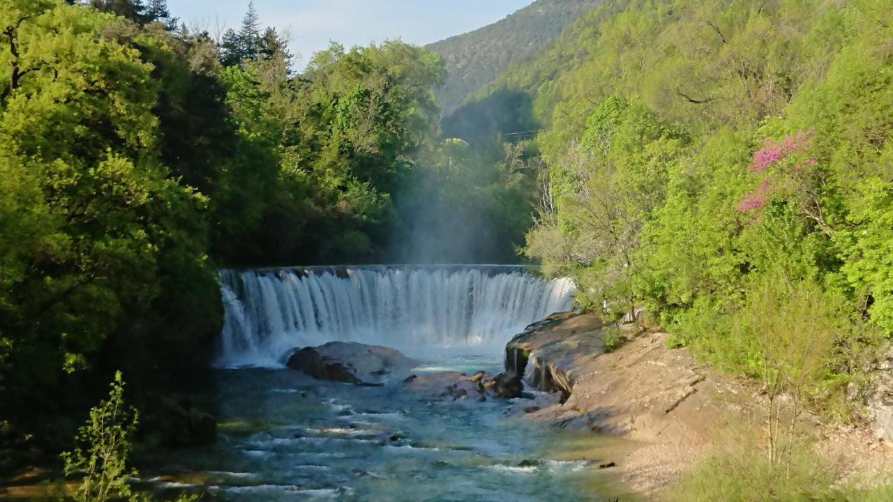 Gîte en Cévennes du sud, bergerie restaurée, 2 à 4 personnes, piscine, vue exceptionnelle, authenticité et confort Saint-Laurent-le-Minier Esterno foto