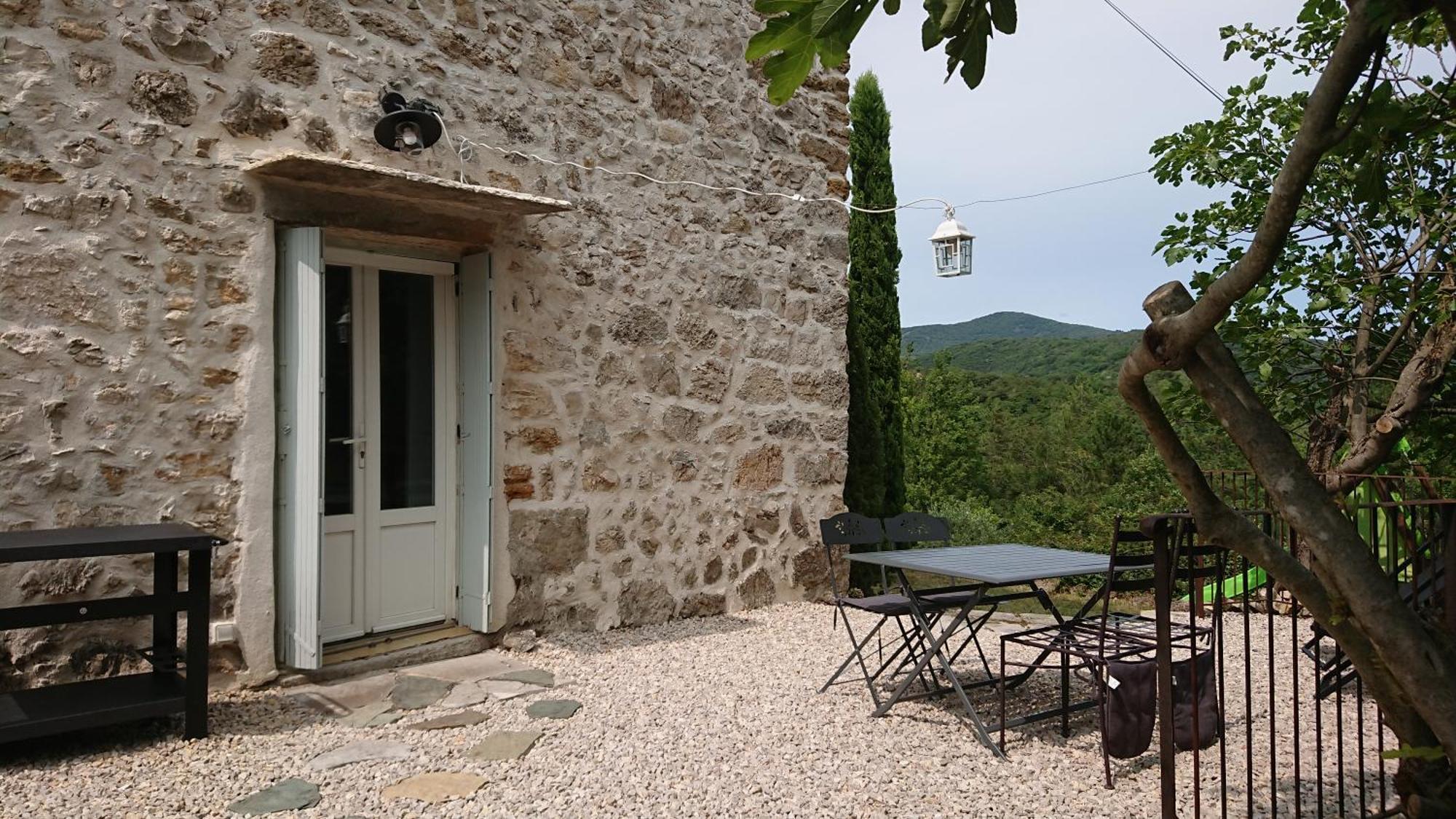 Gîte en Cévennes du sud, bergerie restaurée, 2 à 4 personnes, piscine, vue exceptionnelle, authenticité et confort Saint-Laurent-le-Minier Esterno foto